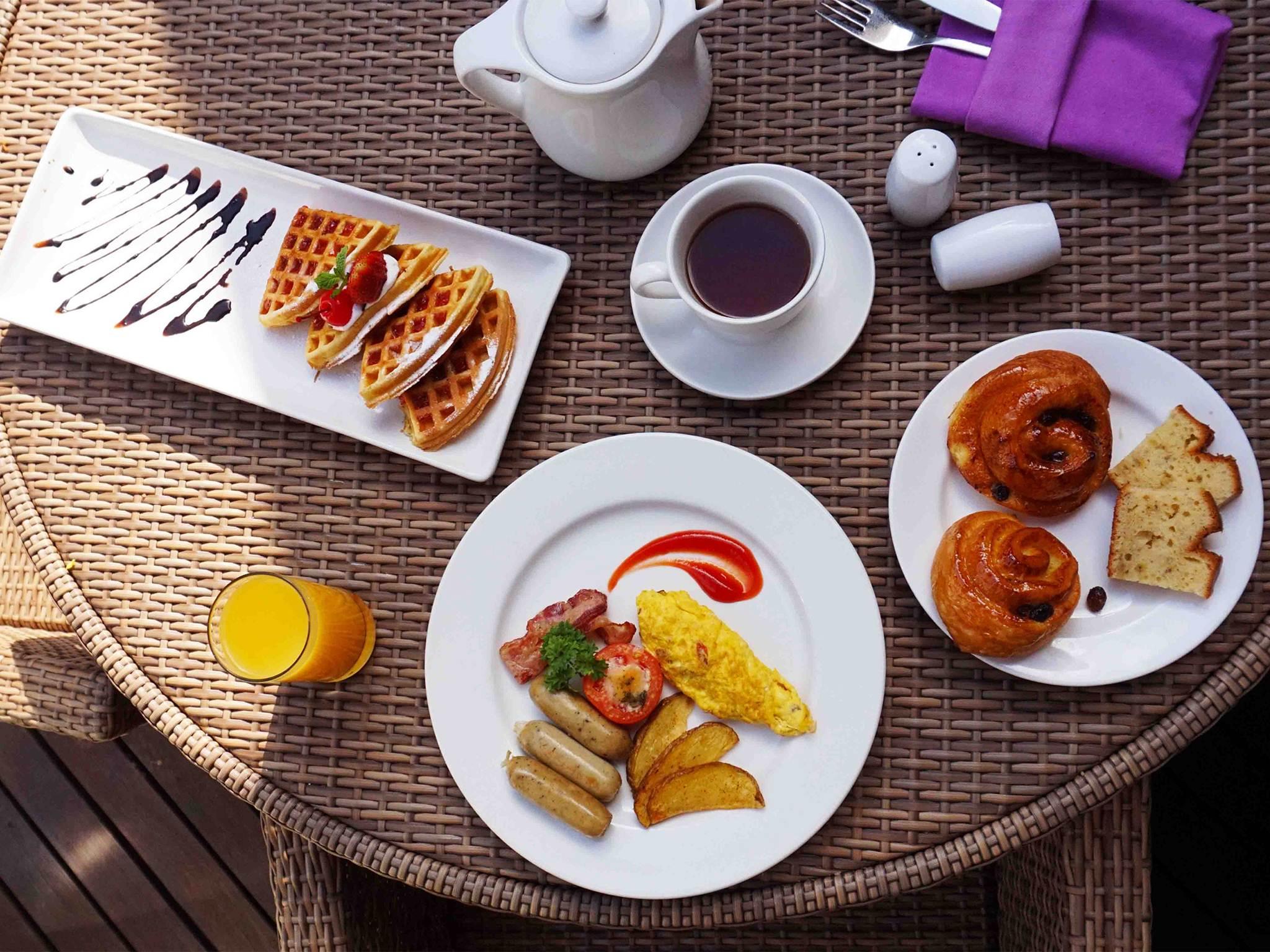 J4 Hotel 4*