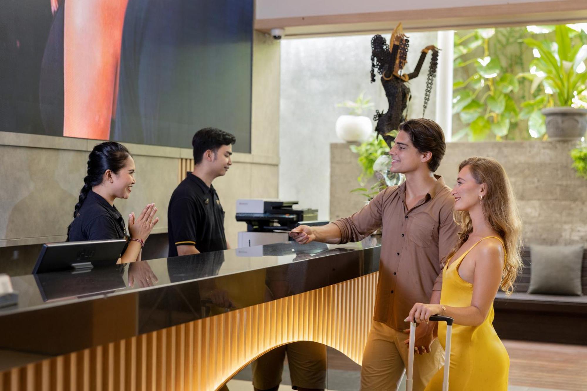 J4 Hotel 4*